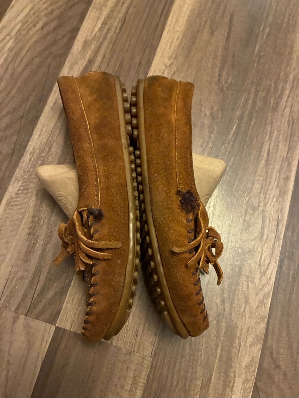 Minnetonka Brown Suede Kilty Studded Peace Sign Fringe Moccasin SZ 7 - Picture 4 of 13